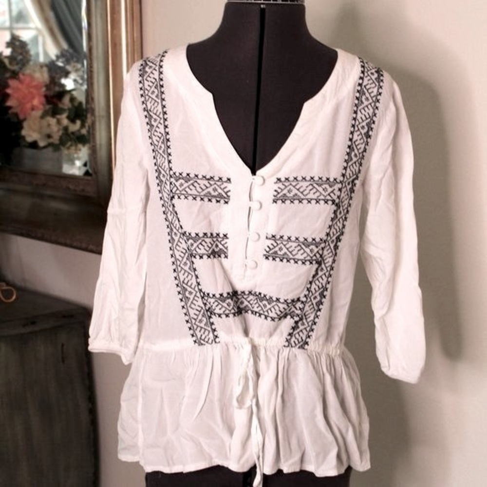 Bohemian top Small white boho blouse